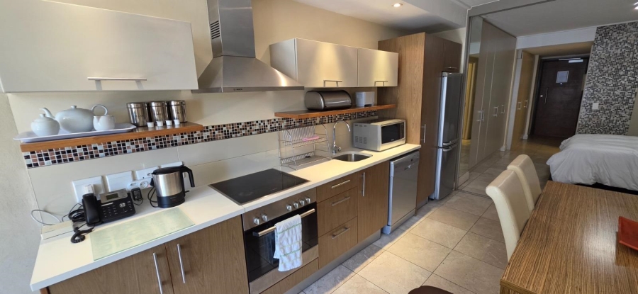 To Let 1 Bedroom Property for Rent in Foreshore Western Cape
